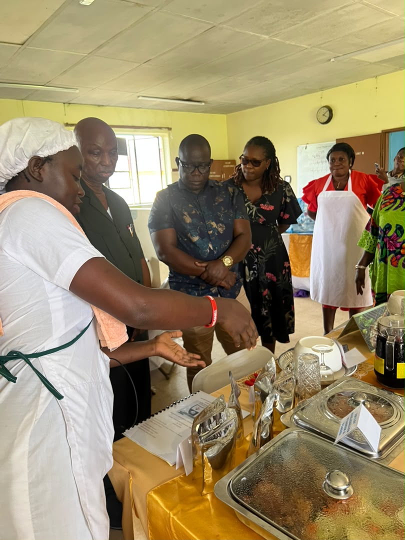 Food sampling and interactive assessment session